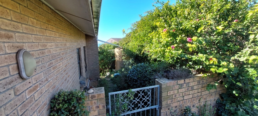 2 Bedroom Property for Sale in Wavecrest Eastern Cape